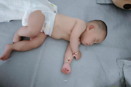 博白宝宝积食发烧怎么处理